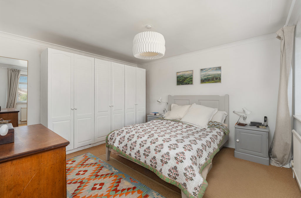 Gauntlets Close Bloxham